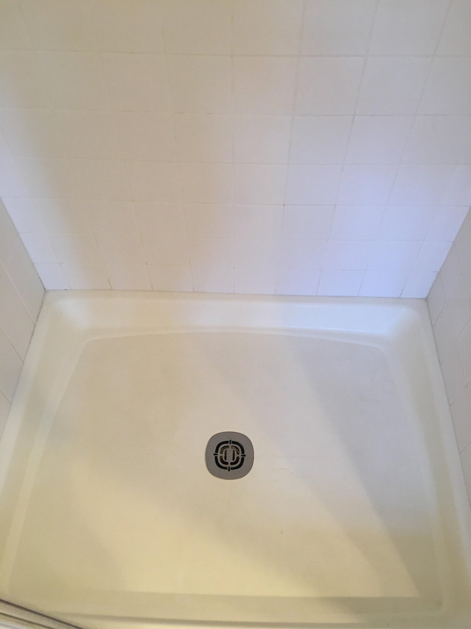 How to Clean Yellowed Plastic Shower Stall