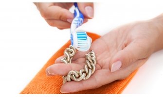 How to Clean 14K Gold