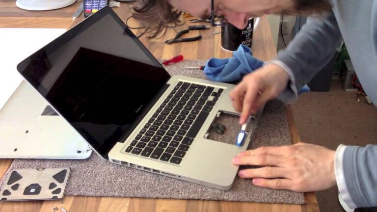 How to Clean a Macbook Trackpad