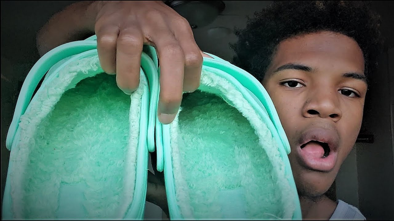How to Clean Fuzzy Crocs