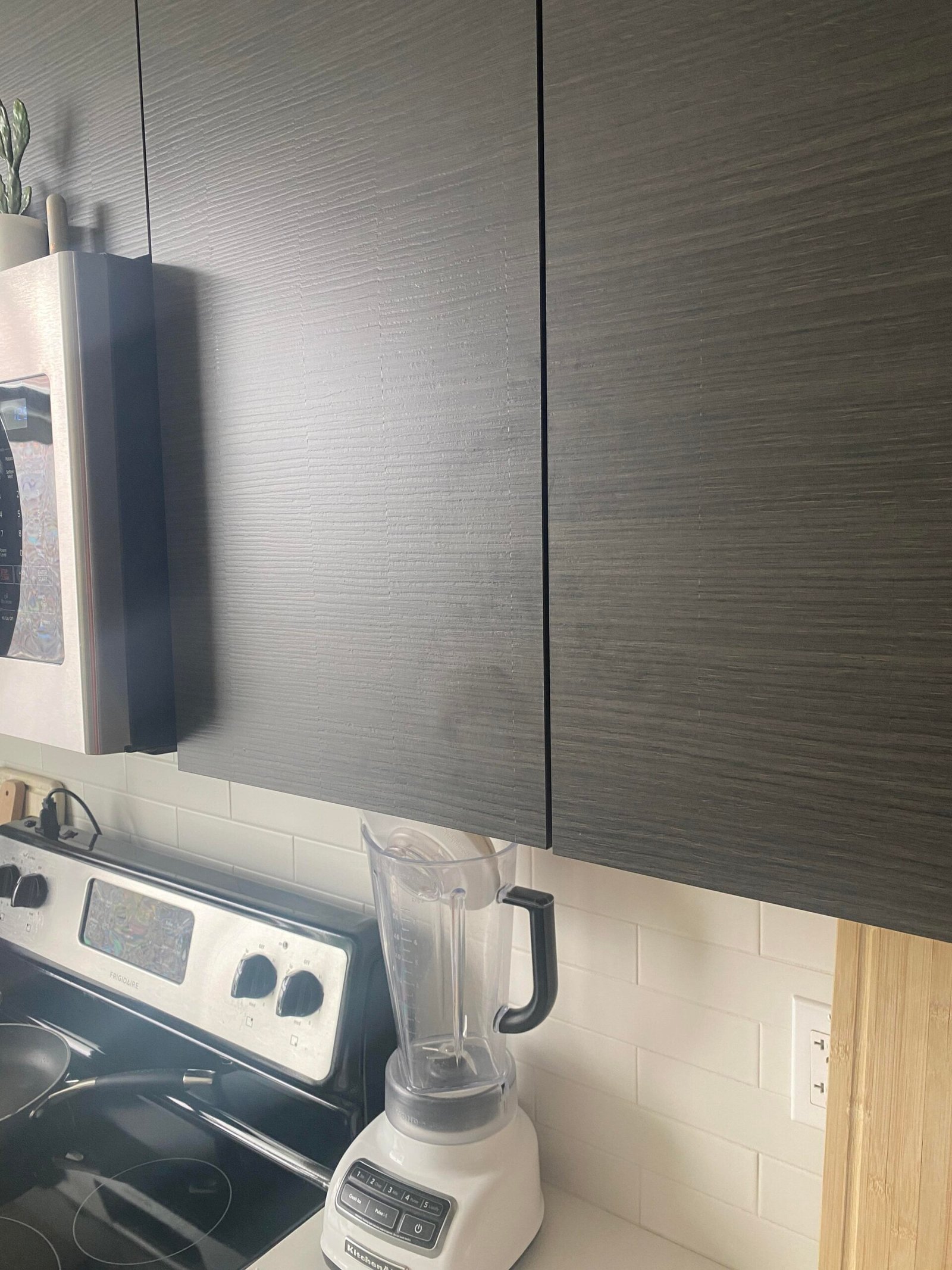 How to Clean Laminate Cupboards Without Streaking
