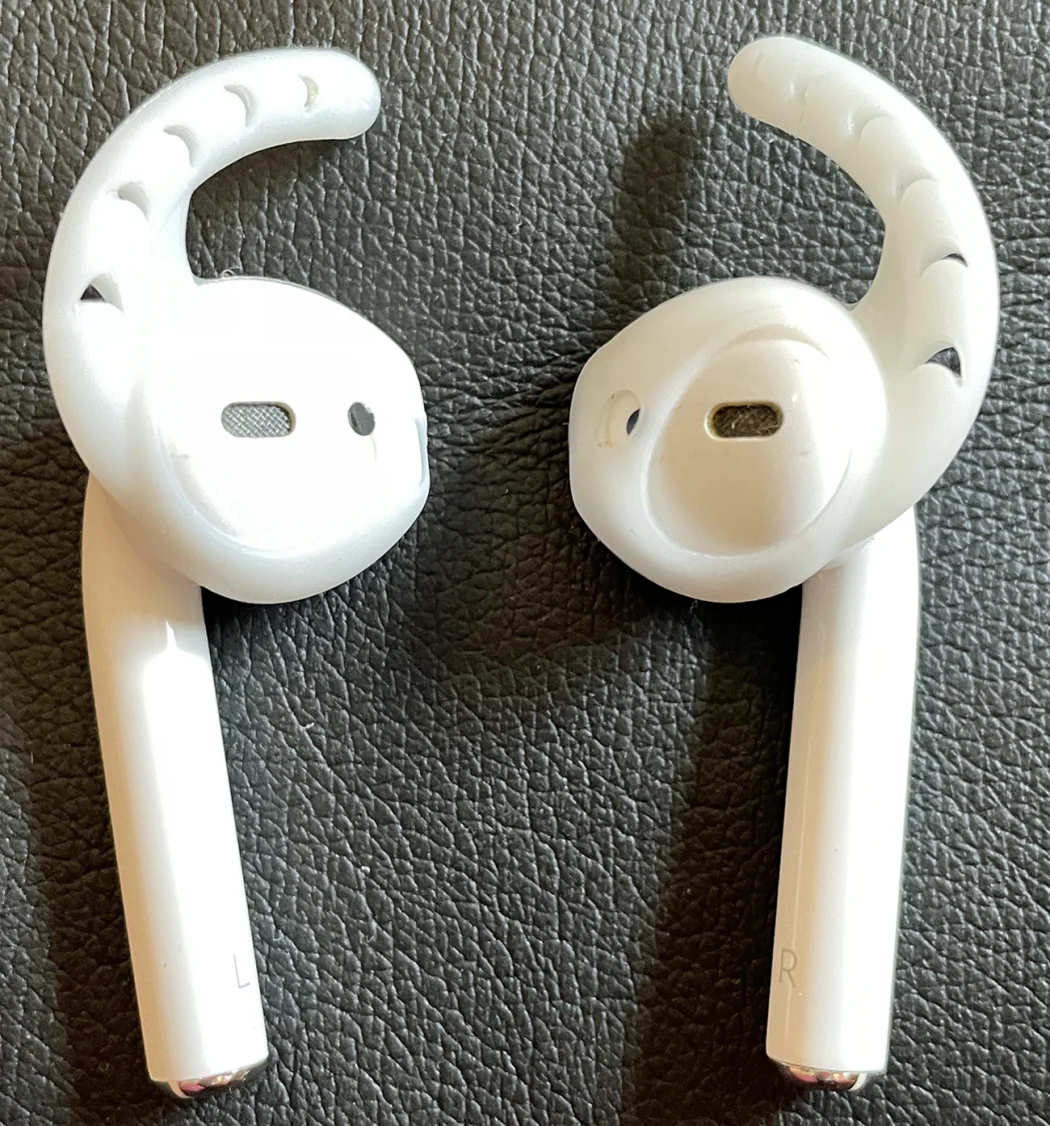 how to clean airpods max