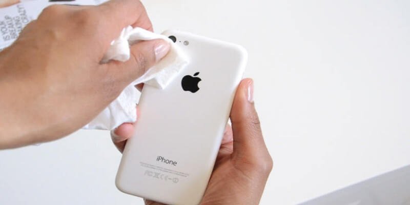how to clean iphone camera lens