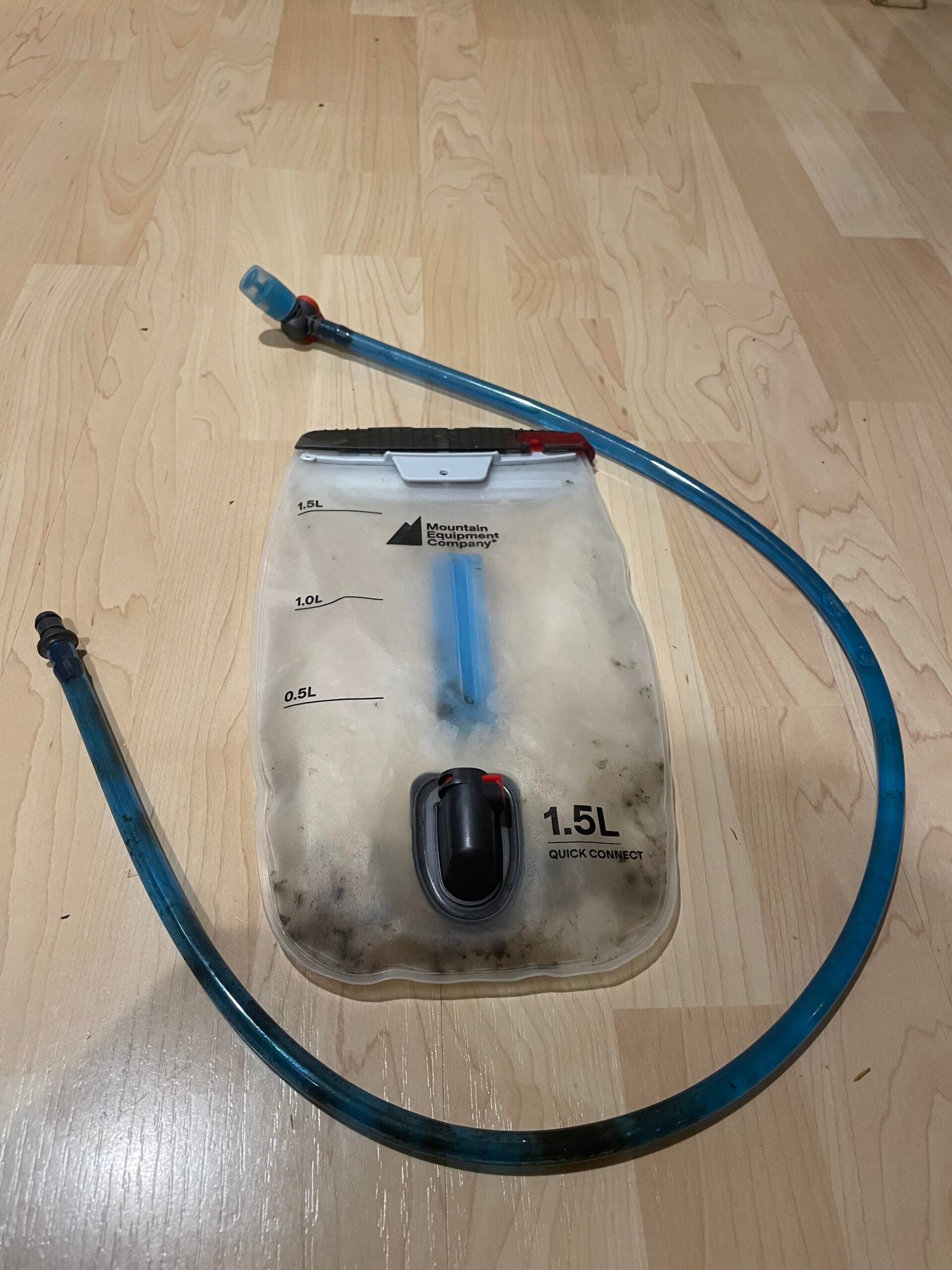 how to clean lunchbox hydration pack